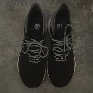 New Balance Womens Fresh Foam ROAV V1